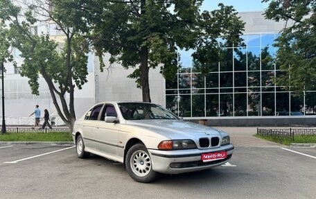 BMW 5 серия, 1998 год, 650 000 рублей, 1 фотография