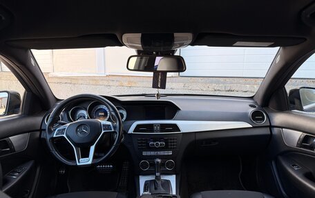 Mercedes-Benz C-Класс, 2011 год, 1 100 000 рублей, 24 фотография