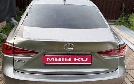 Lexus IS III, 2017 год, 3 300 000 рублей, 2 фотография