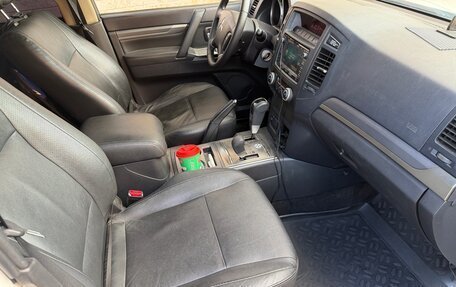 Mitsubishi Pajero IV, 2014 год, 2 550 000 рублей, 10 фотография