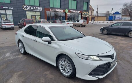 Toyota Camry, 2020 год, 3 250 000 рублей, 2 фотография