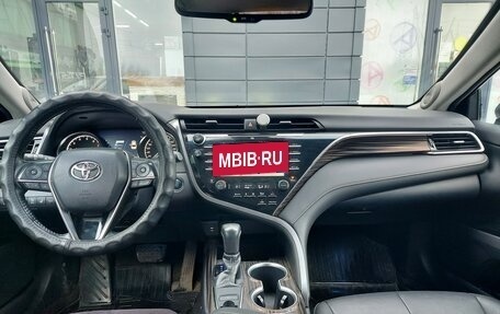 Toyota Camry, 2020 год, 3 250 000 рублей, 9 фотография