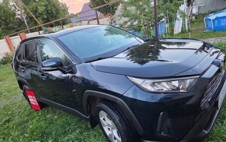 Toyota RAV4, 2019 год, 2 750 000 рублей, 4 фотография
