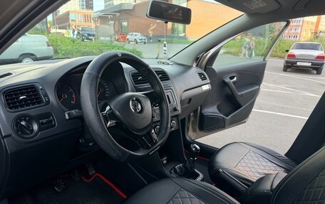 Volkswagen Polo VI (EU Market), 2016 год, 1 125 000 рублей, 28 фотография