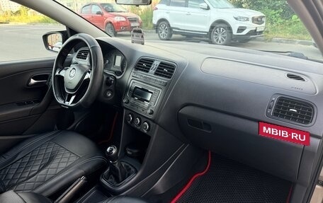 Volkswagen Polo VI (EU Market), 2016 год, 1 125 000 рублей, 25 фотография