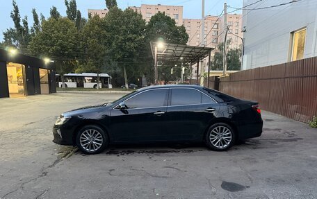 Toyota Camry, 2017 год, 2 500 000 рублей, 4 фотография