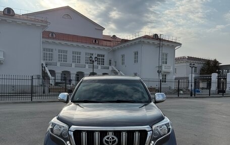 Toyota Land Cruiser Prado 150 рестайлинг 2, 2014 год, 3 500 000 рублей, 2 фотография