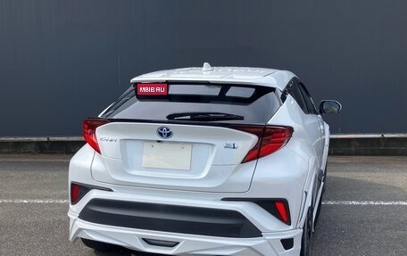 Toyota C-HR I рестайлинг, 2021 год, 1 715 000 рублей, 4 фотография