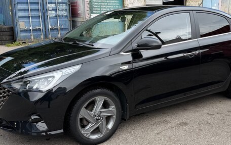 Hyundai Solaris II рестайлинг, 2021 год, 1 850 000 рублей, 1 фотография