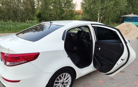 KIA Rio III рестайлинг, 2016 год, 1 100 000 рублей, 3 фотография