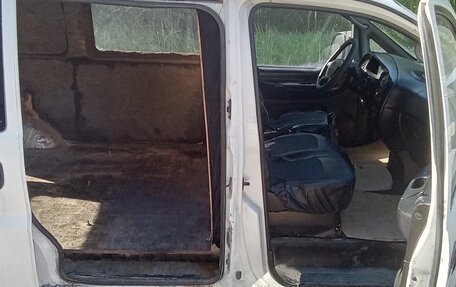 Hyundai H-1 II рестайлинг, 2000 год, 230 000 рублей, 5 фотография