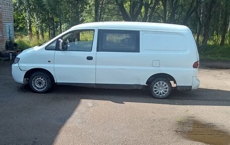 Hyundai H-1 II рестайлинг, 2000 год, 230 000 рублей, 7 фотография