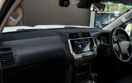 Toyota Land Cruiser Prado 150 рестайлинг 2, 2018 год, 4 900 000 рублей, 8 фотография