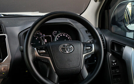 Toyota Land Cruiser Prado 150 рестайлинг 2, 2018 год, 4 900 000 рублей, 12 фотография