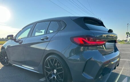 BMW 1 серия, 2022 год, 1 820 000 рублей, 4 фотография