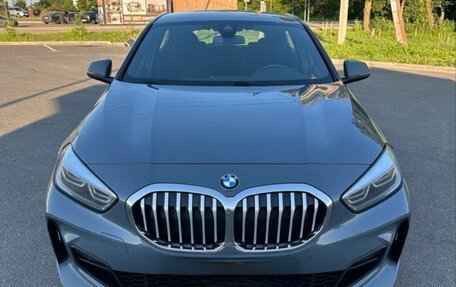 BMW 1 серия, 2022 год, 1 820 000 рублей, 3 фотография