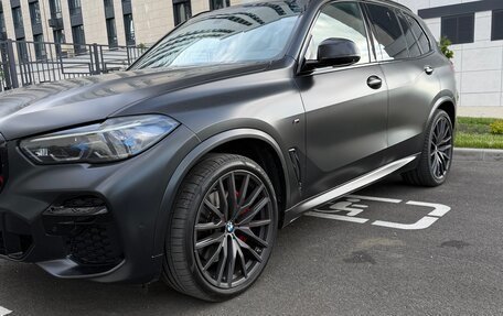 BMW X5, 2022 год, 9 990 000 рублей, 2 фотография