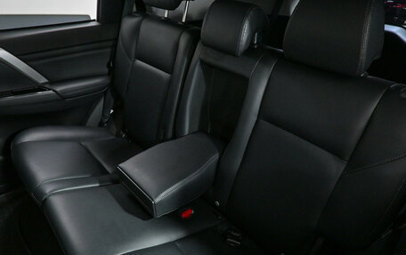 Mitsubishi Montero Sport, 2022 год, 4 150 000 рублей, 13 фотография