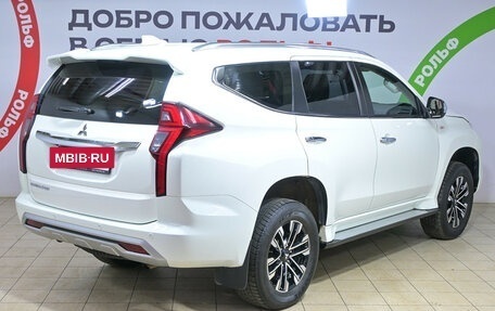Mitsubishi Montero Sport, 2022 год, 4 150 000 рублей, 5 фотография