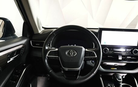Toyota Highlander, 2023 год, 3 950 000 рублей, 19 фотография