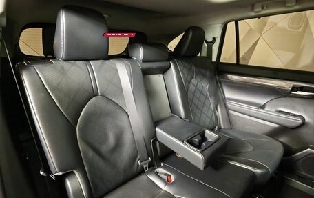 Toyota Highlander, 2023 год, 3 950 000 рублей, 16 фотография