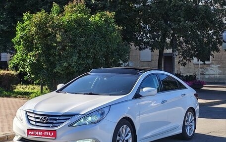 Hyundai Sonata VI, 2012 год, 1 100 000 рублей, 1 фотография