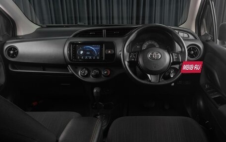 Toyota Vitz, 2017 год, 1 179 000 рублей, 6 фотография
