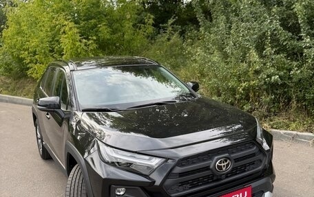 Toyota RAV4, 2024 год, 3 800 000 рублей, 2 фотография