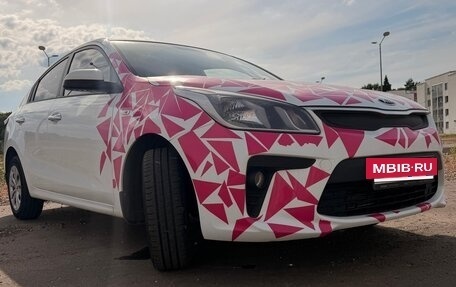 KIA Rio IV, 2018 год, 980 000 рублей, 4 фотография