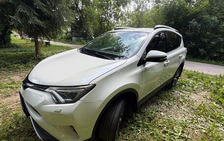 Toyota RAV4, 2018 год, 2 350 000 рублей, 3 фотография