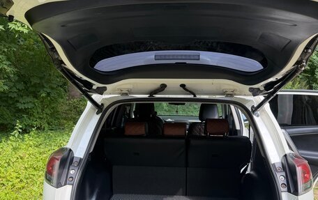 Toyota RAV4, 2018 год, 2 350 000 рублей, 10 фотография