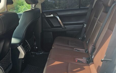 Toyota Land Cruiser Prado 150 рестайлинг 2, 2020 год, 5 300 000 рублей, 6 фотография