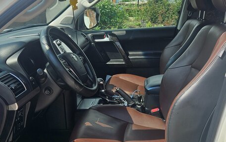 Toyota Land Cruiser Prado 150 рестайлинг 2, 2020 год, 5 300 000 рублей, 5 фотография
