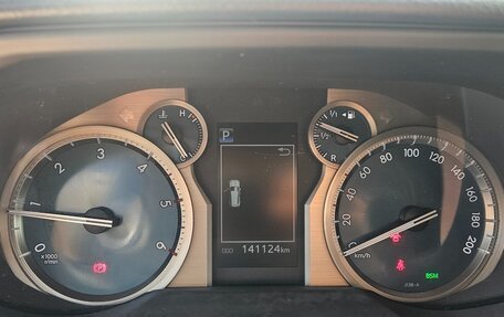 Toyota Land Cruiser Prado 150 рестайлинг 2, 2020 год, 5 300 000 рублей, 7 фотография