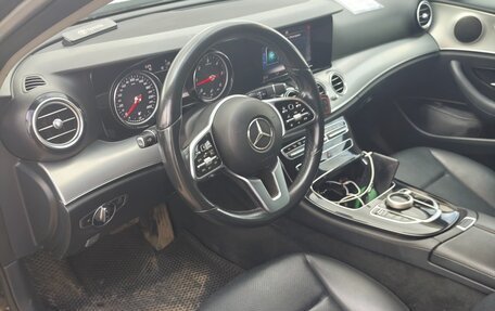 Mercedes-Benz E-Класс, 2020 год, 2 300 000 рублей, 5 фотография