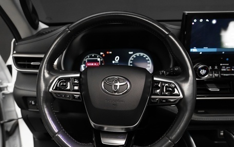 Toyota Highlander, 2024 год, 4 800 000 рублей, 14 фотография