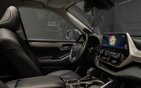 Toyota Highlander, 2024 год, 4 800 000 рублей, 27 фотография