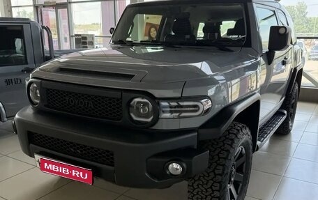 Toyota FJ Cruiser, 2022 год, 7 300 000 рублей, 1 фотография