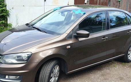 Volkswagen Polo VI (EU Market), 2015 год, 870 000 рублей, 2 фотография