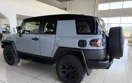 Toyota FJ Cruiser, 2022 год, 7 300 000 рублей, 4 фотография