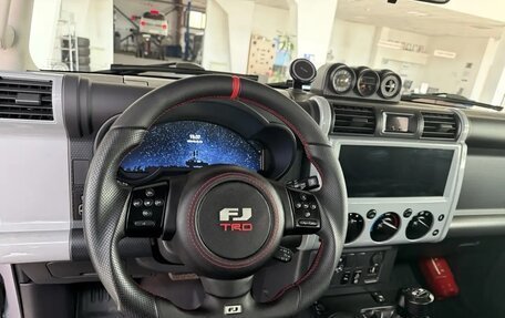 Toyota FJ Cruiser, 2022 год, 7 300 000 рублей, 9 фотография