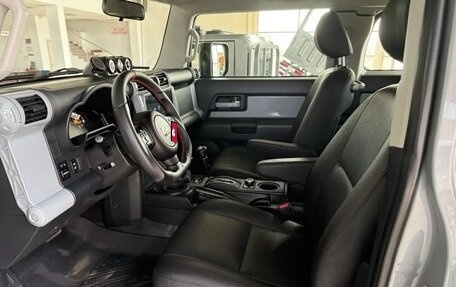 Toyota FJ Cruiser, 2022 год, 7 300 000 рублей, 12 фотография