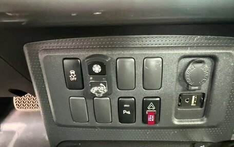 Toyota FJ Cruiser, 2022 год, 7 300 000 рублей, 17 фотография