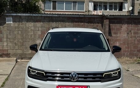 Volkswagen Tiguan II, 2019 год, 2 600 000 рублей, 3 фотография