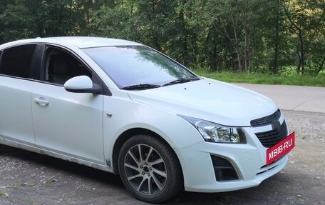 Chevrolet Cruze II, 2011 год, 700 000 рублей, 3 фотография