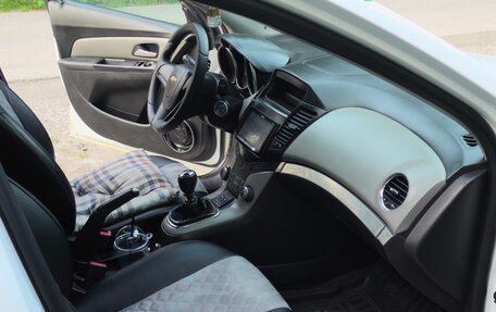 Chevrolet Cruze II, 2011 год, 700 000 рублей, 11 фотография
