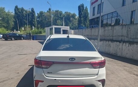 KIA Rio IV, 2019 год, 700 000 рублей, 2 фотография