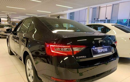 Skoda Superb III рестайлинг, 2025 год, 3 590 000 рублей, 2 фотография