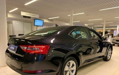 Skoda Superb III рестайлинг, 2025 год, 3 590 000 рублей, 4 фотография