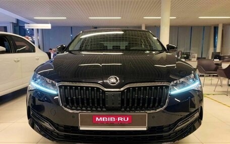 Skoda Superb III рестайлинг, 2025 год, 3 590 000 рублей, 6 фотография